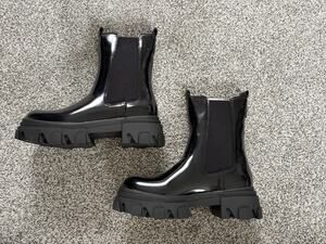 Women’s Chelsea Boot Black Shiny Leather Wet Look Size 7 Combat Y2K Goth Punk